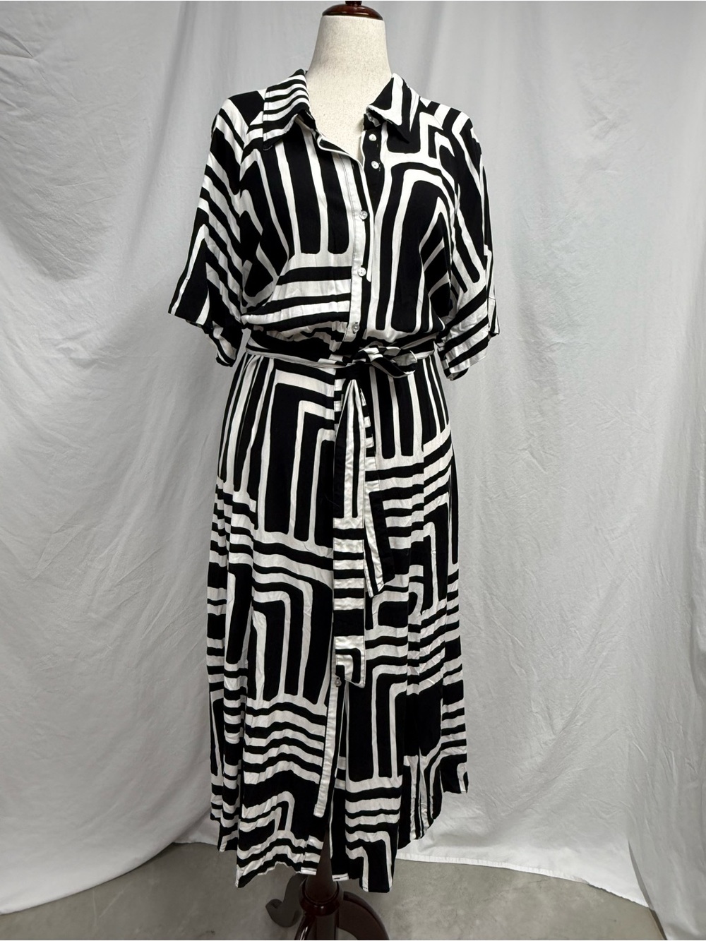 H&M Black & White Geometric Midi Shirt Dress with Tie Waist